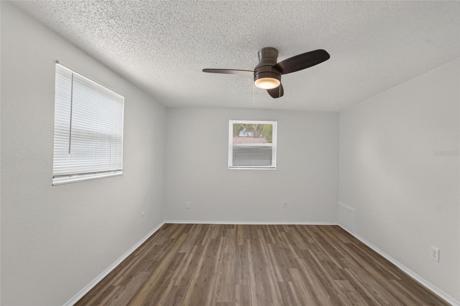 BAY CREST PARK UNIT 01 - Residential