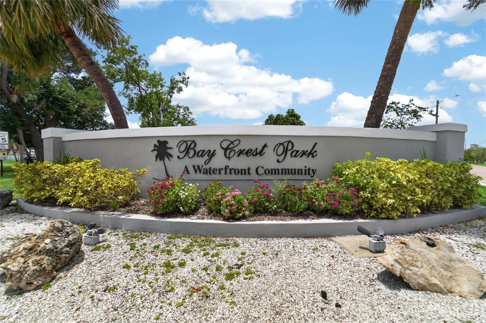 BAY CREST PARK UNIT 01 - Residential