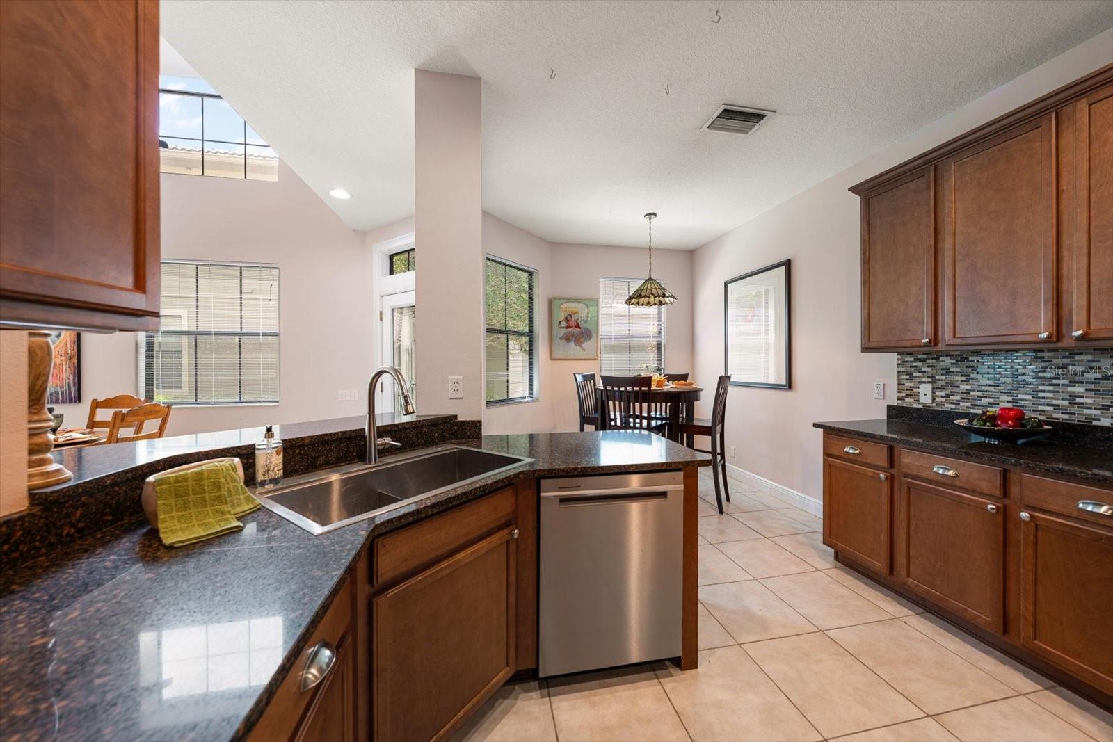 HIDDEN BAYOU TWNHMS - Residential