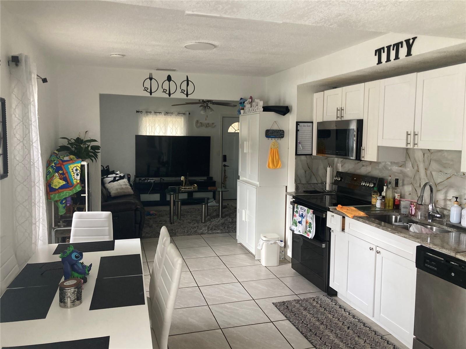 SUNSET POINT 1ST ADDITION - Residential