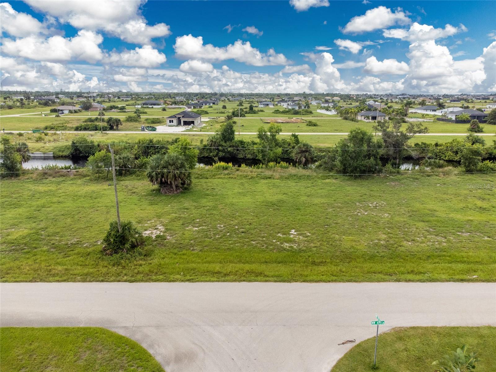 CAPE CORAL - Land