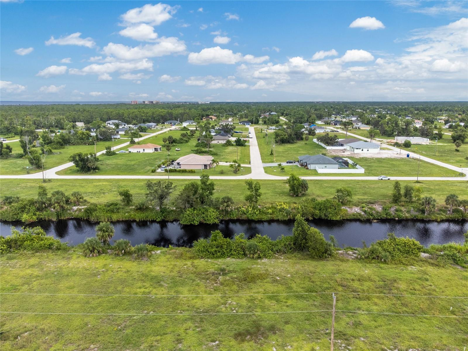 CAPE CORAL - Land