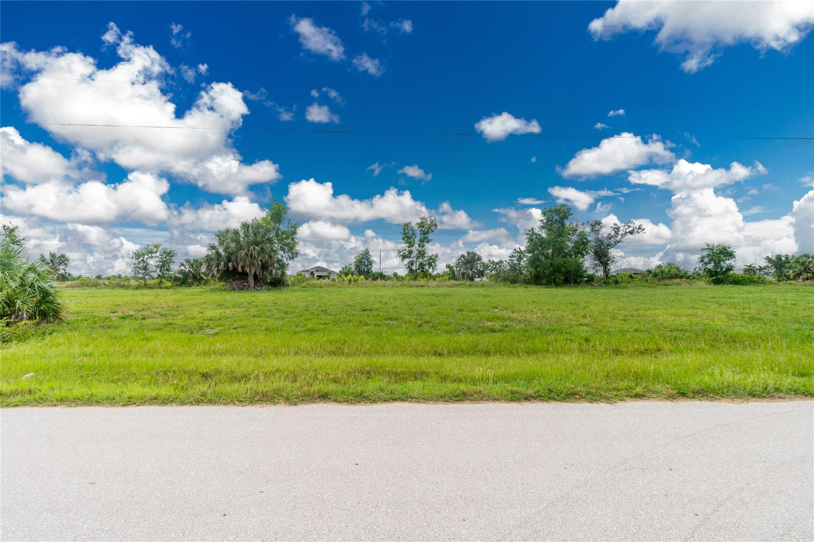 CAPE CORAL - Land