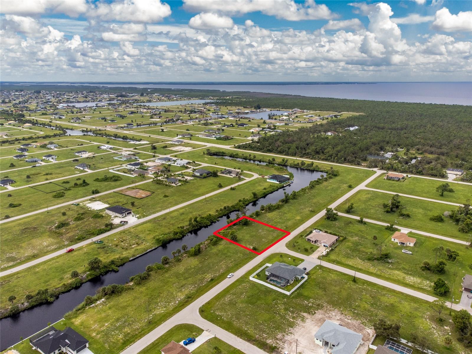 CAPE CORAL - Land