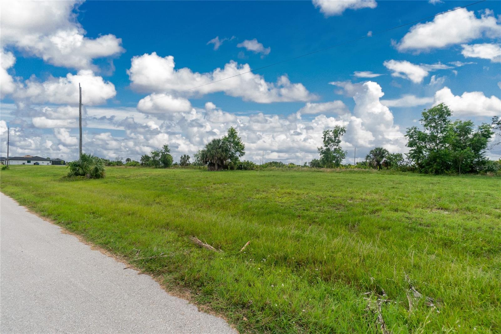CAPE CORAL - Land