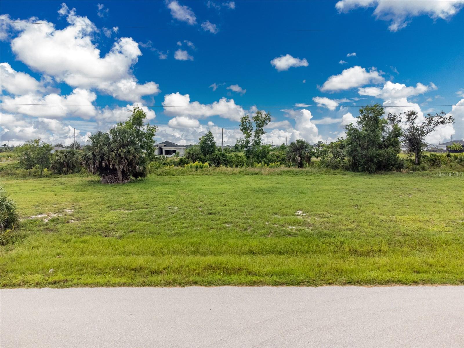 CAPE CORAL - Land