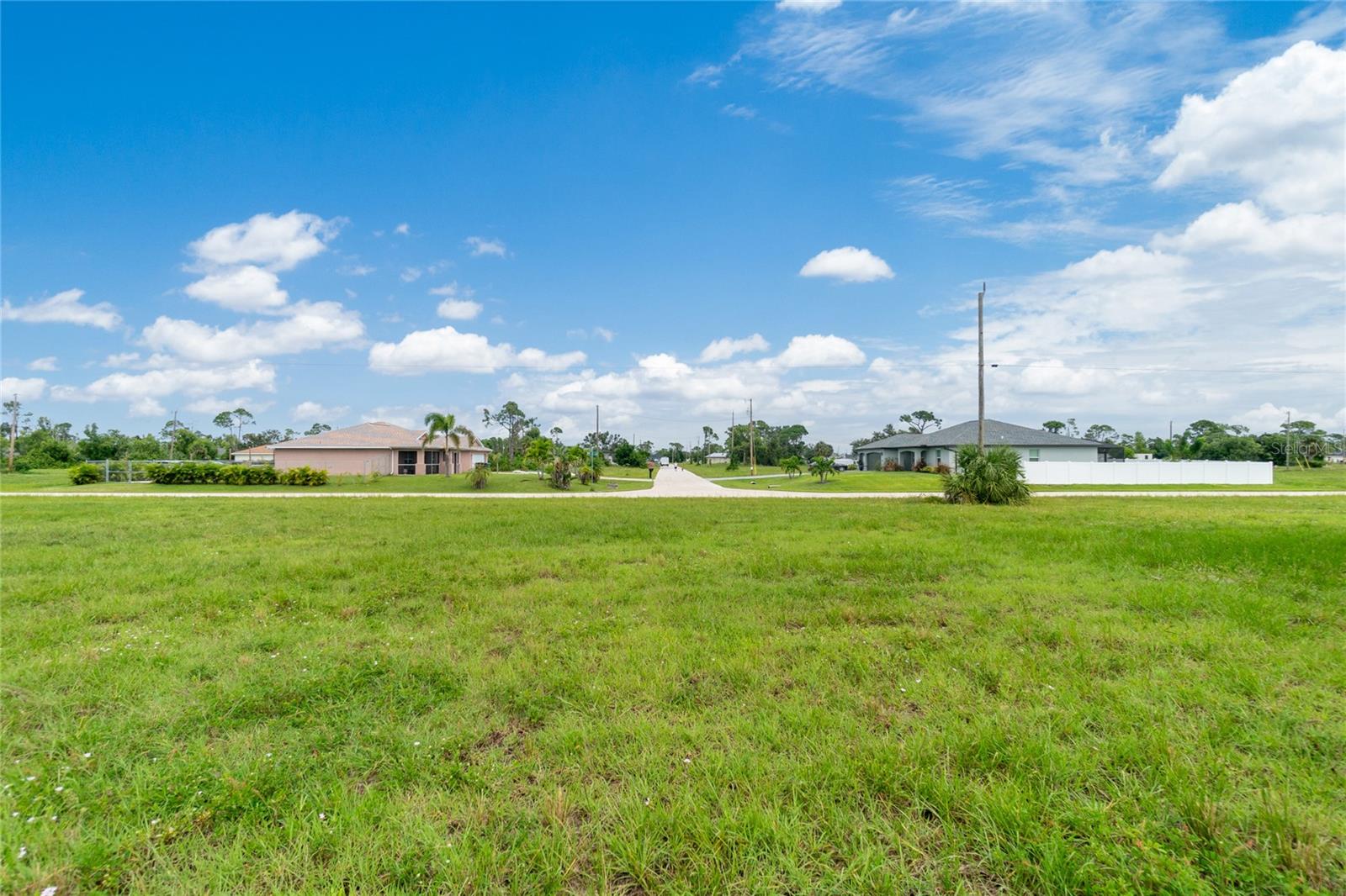 CAPE CORAL - Land