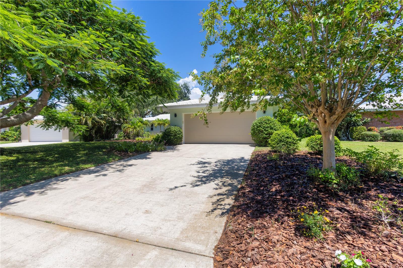VILLAGE GREEN CLUB ESTATES - Residential