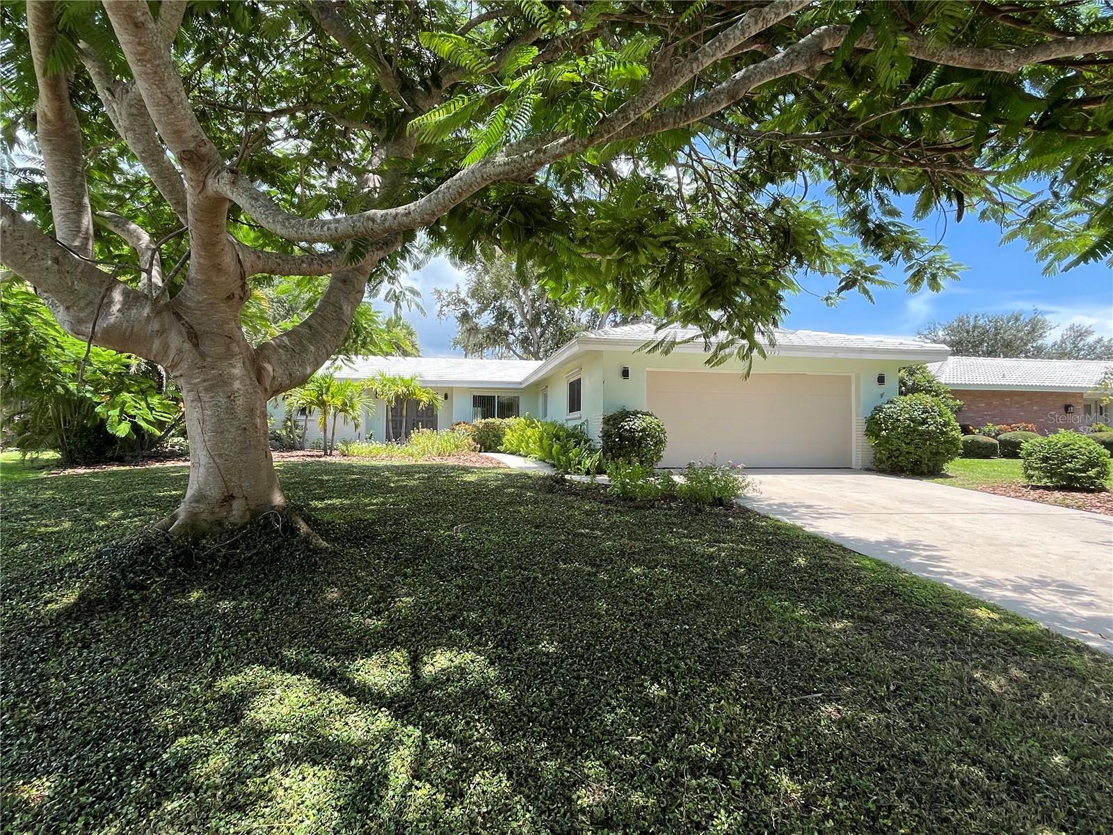 VILLAGE GREEN CLUB ESTATES - Residential