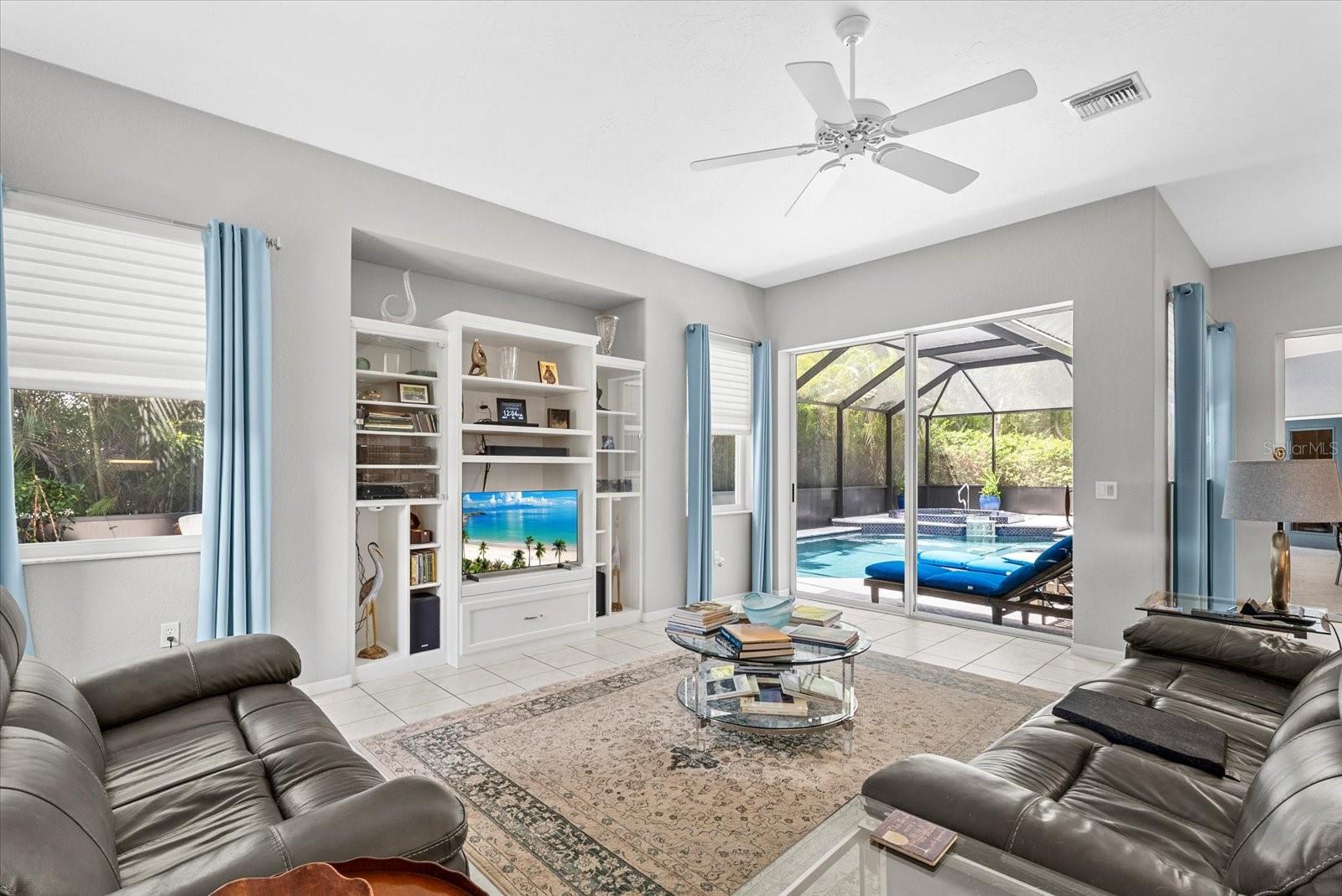 VENICE GOLF & COUNTRY CLUB - Residential