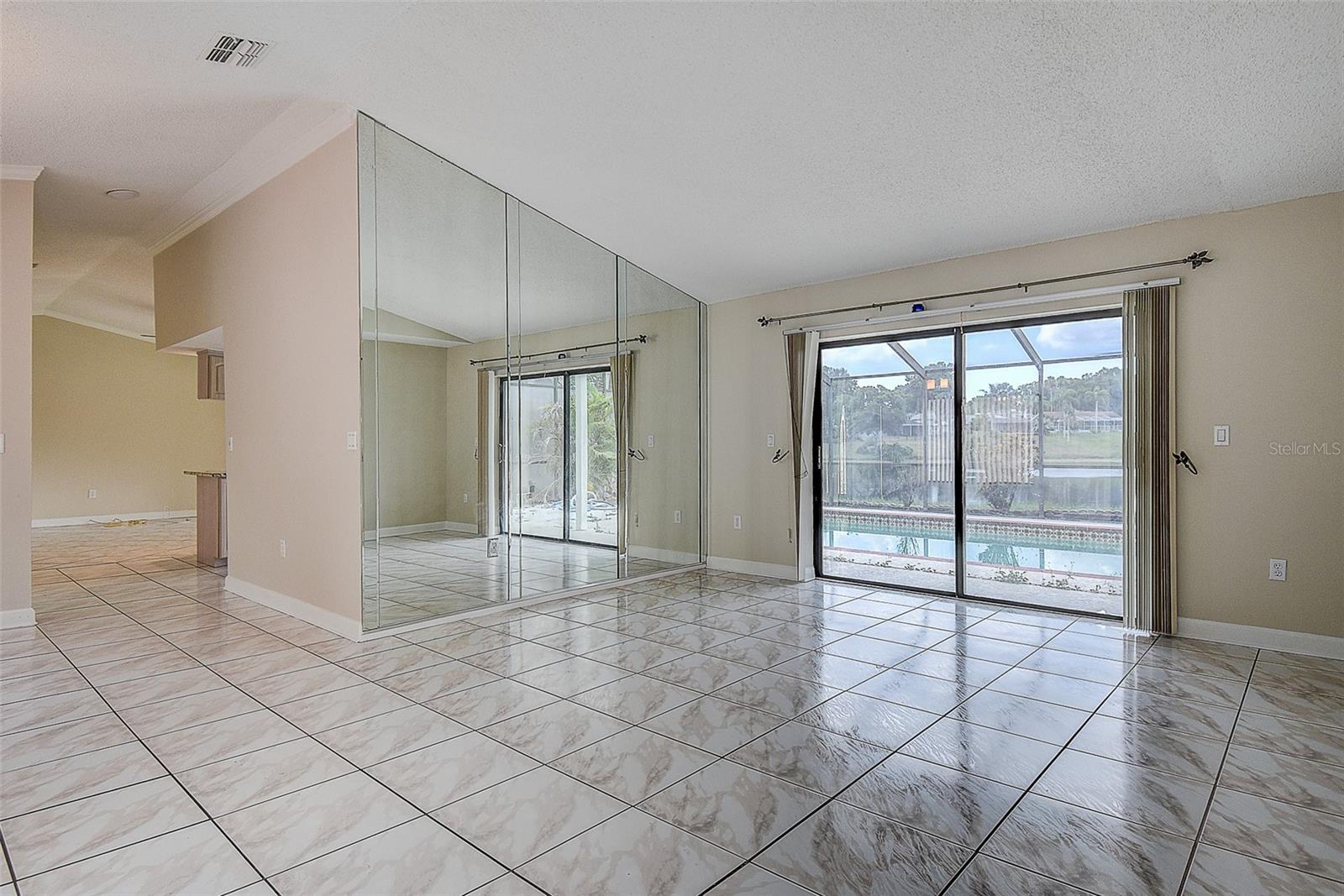 LAKE VALENCIA - - Residential