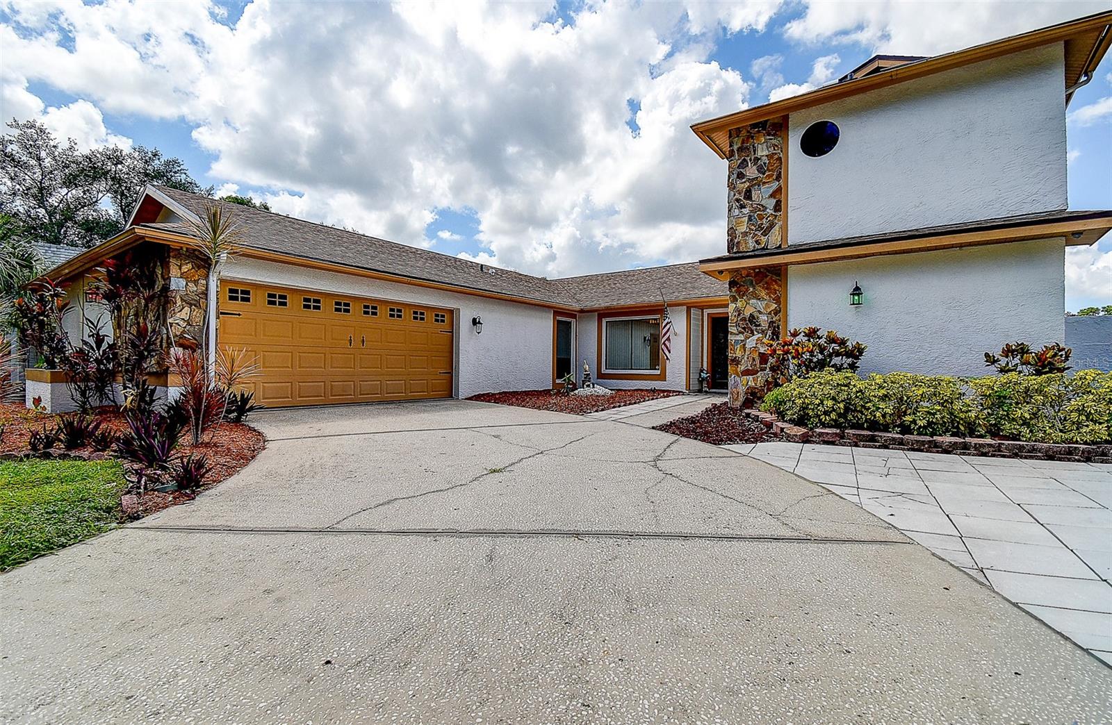 LAKE VALENCIA - - Residential