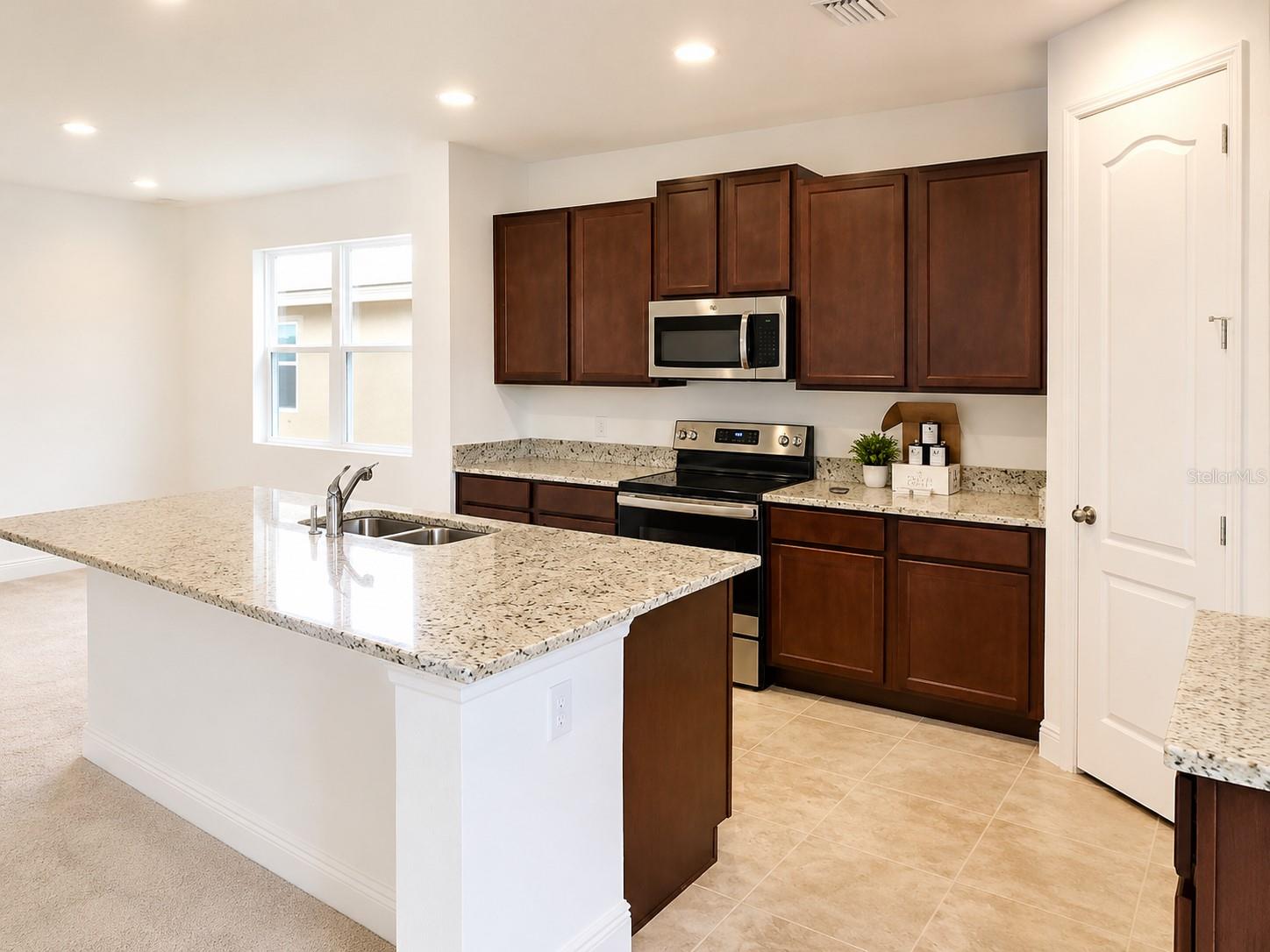 HANOVER LAKES PH 3 - Residential
