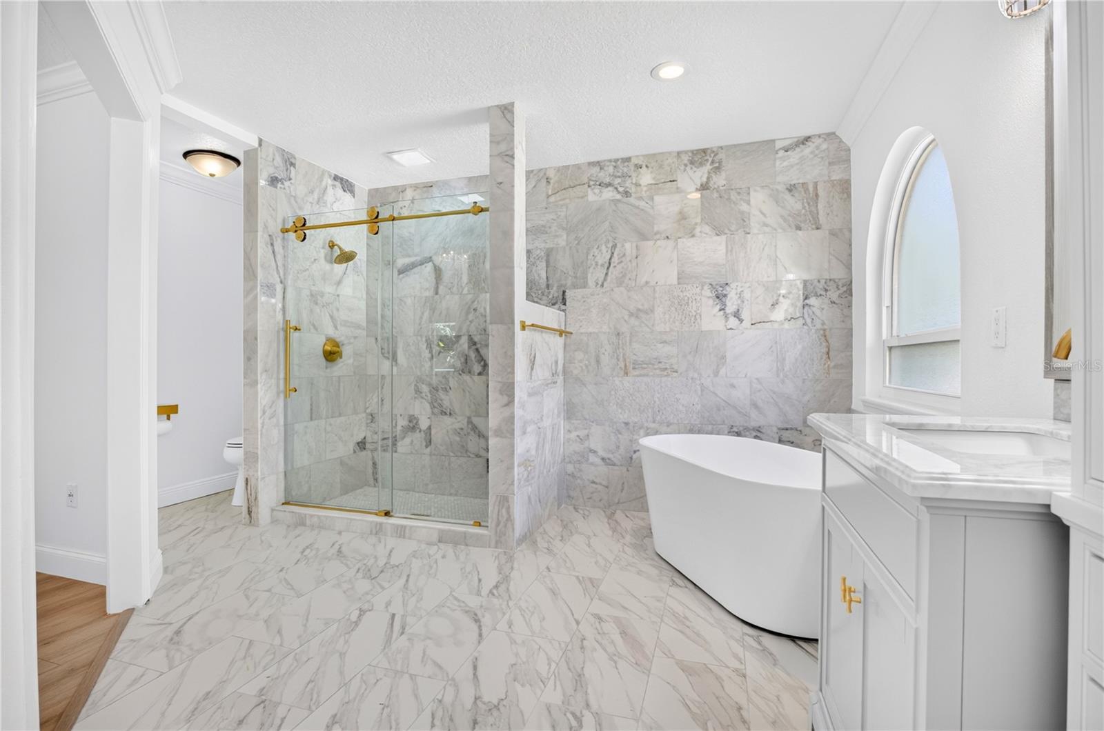 MUIRFIELD VILLAGE - Residential