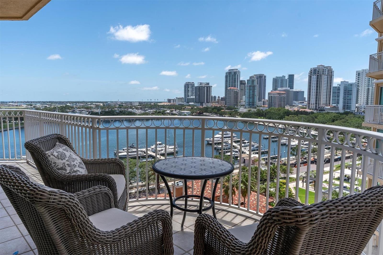 VINOY PLACE CONDO - Residential