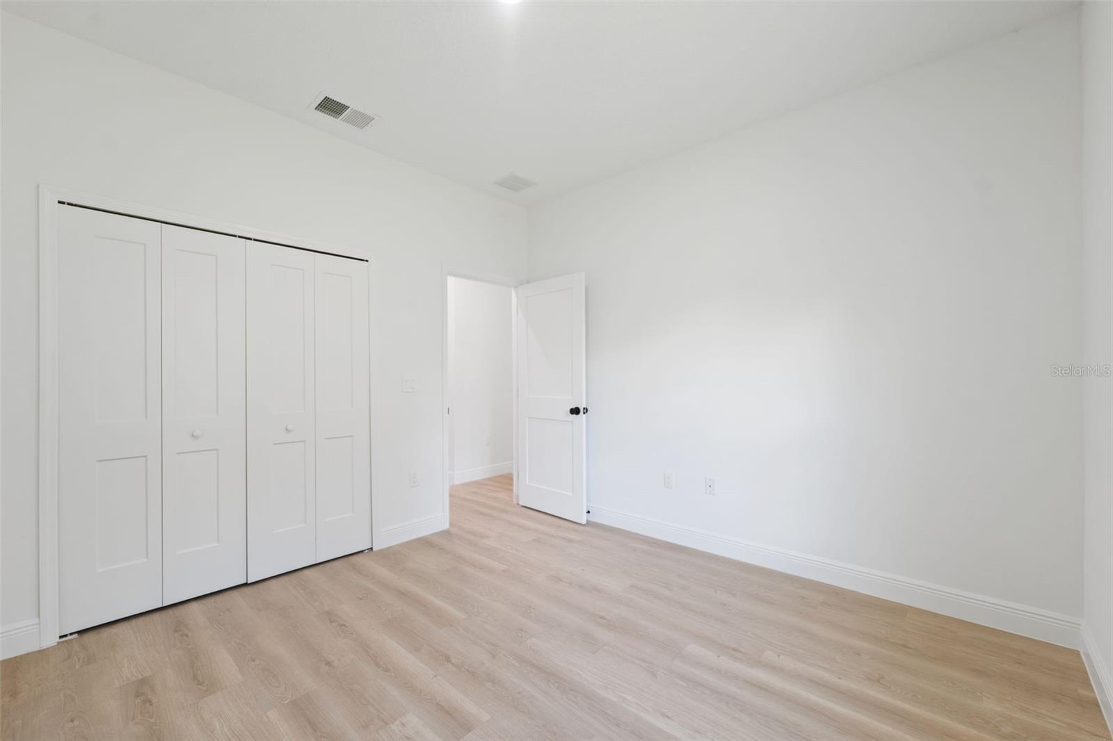 MARION OAKS UN 03 - Residential Lease