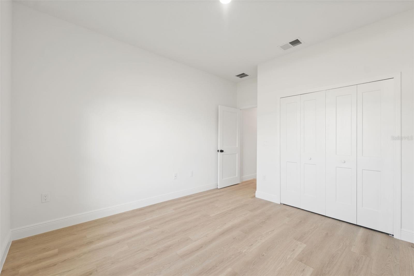 MARION OAKS UN 03 - Residential Lease