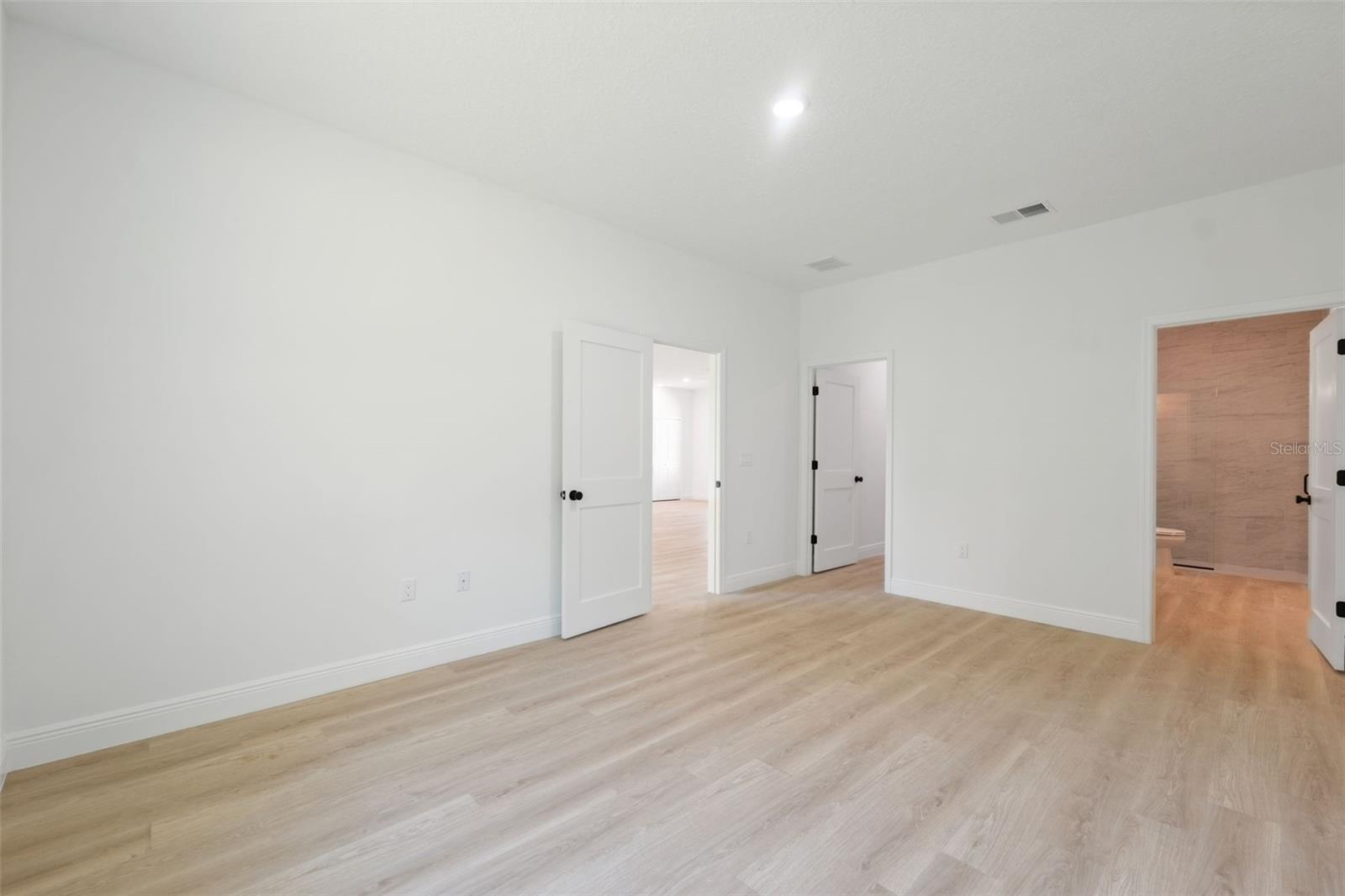 MARION OAKS UN 03 - Residential Lease