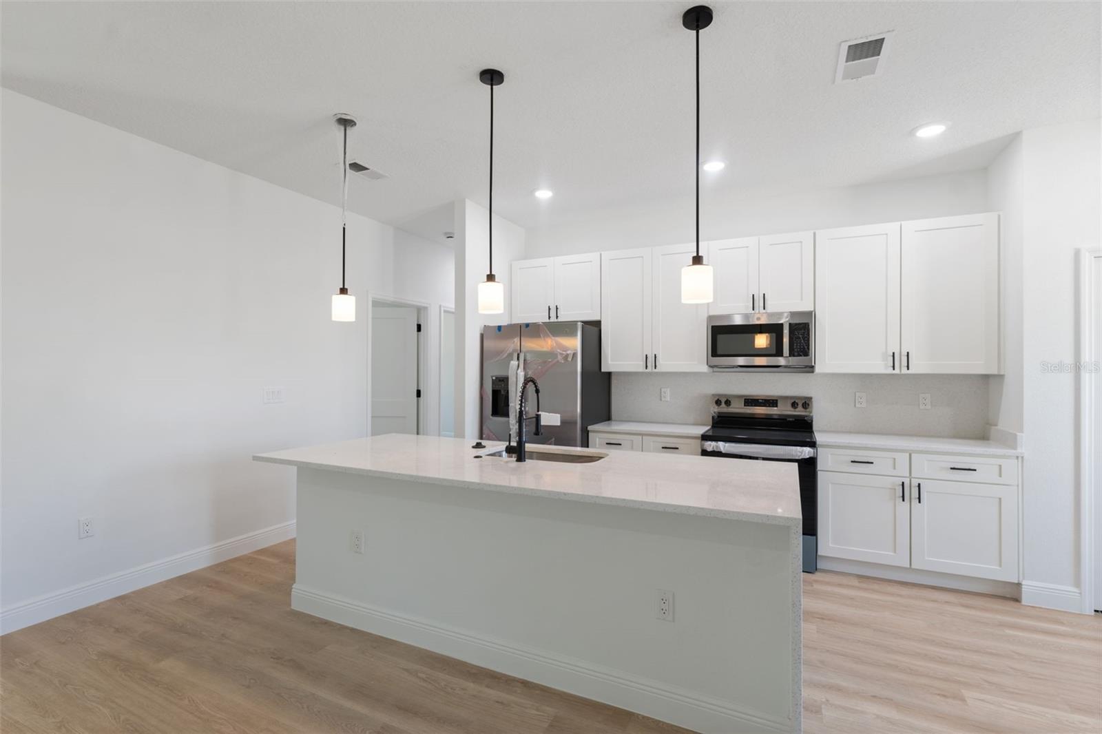 MARION OAKS UN 03 - Residential Lease