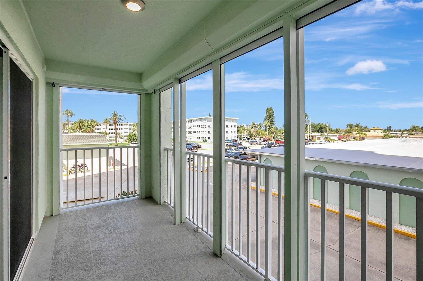 THREE PALMS POINTE CONDO - Residential