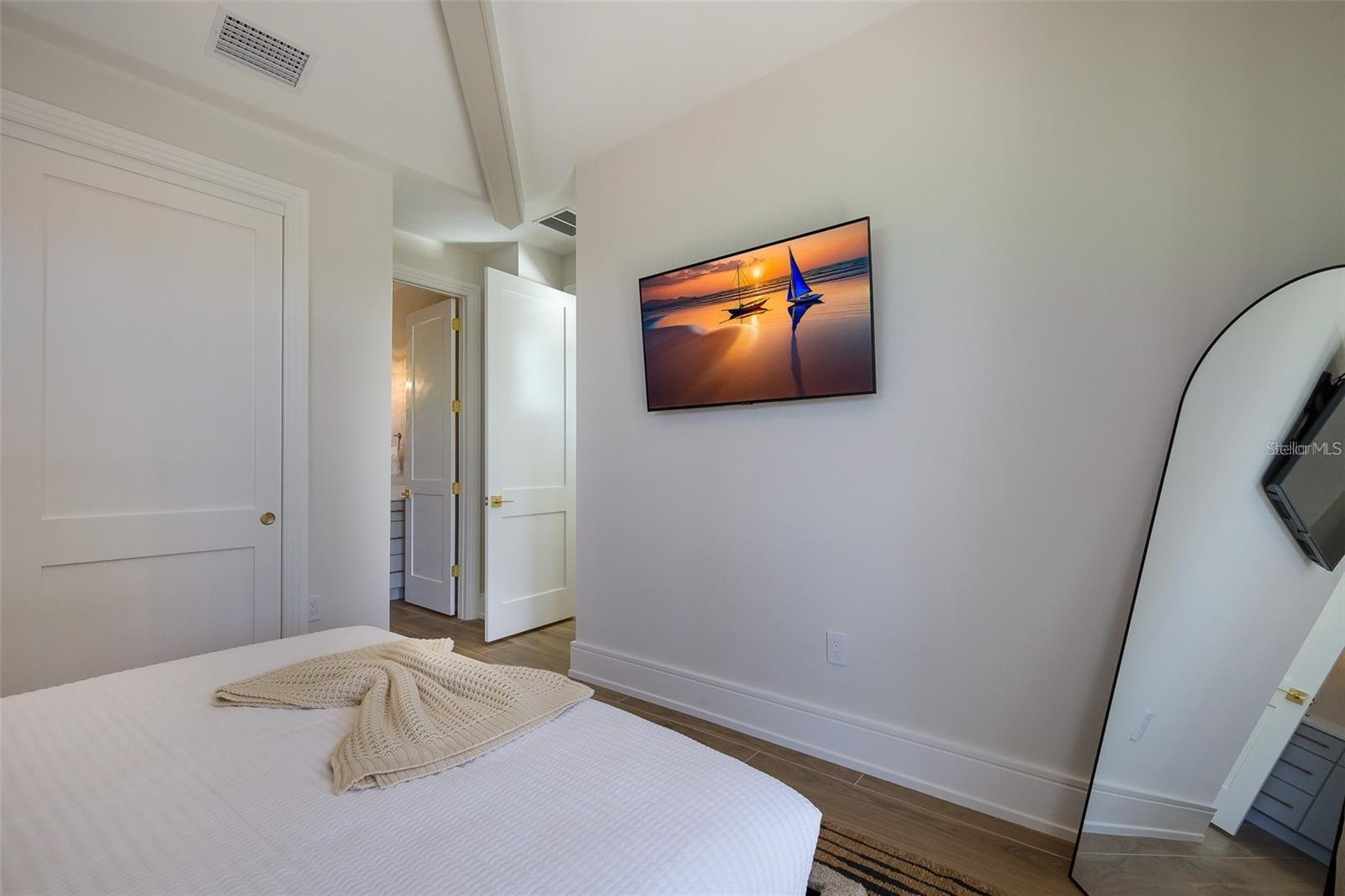 LIDO BEACH - Residential
