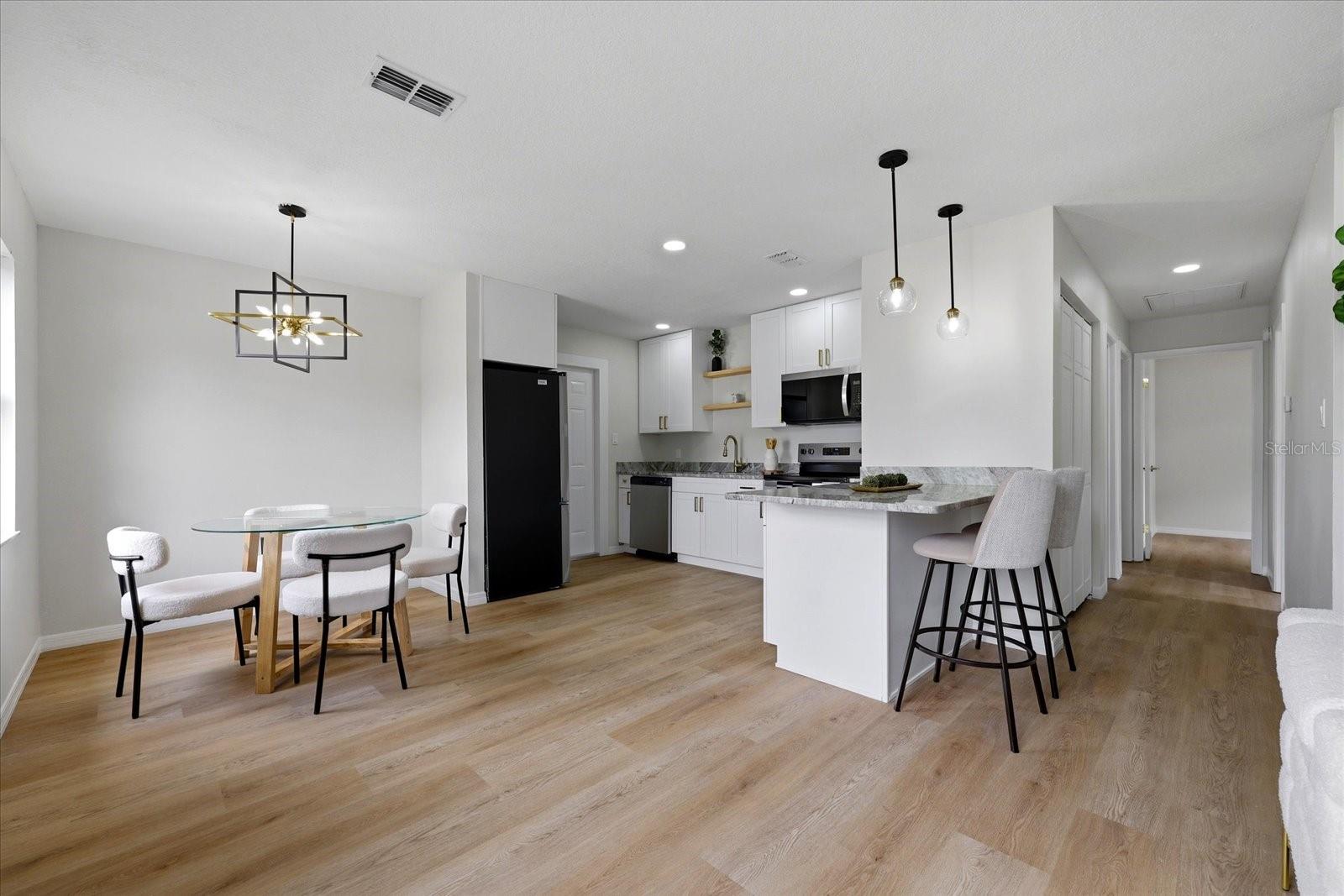SEMINOLE LAKE ESTATES - Residential