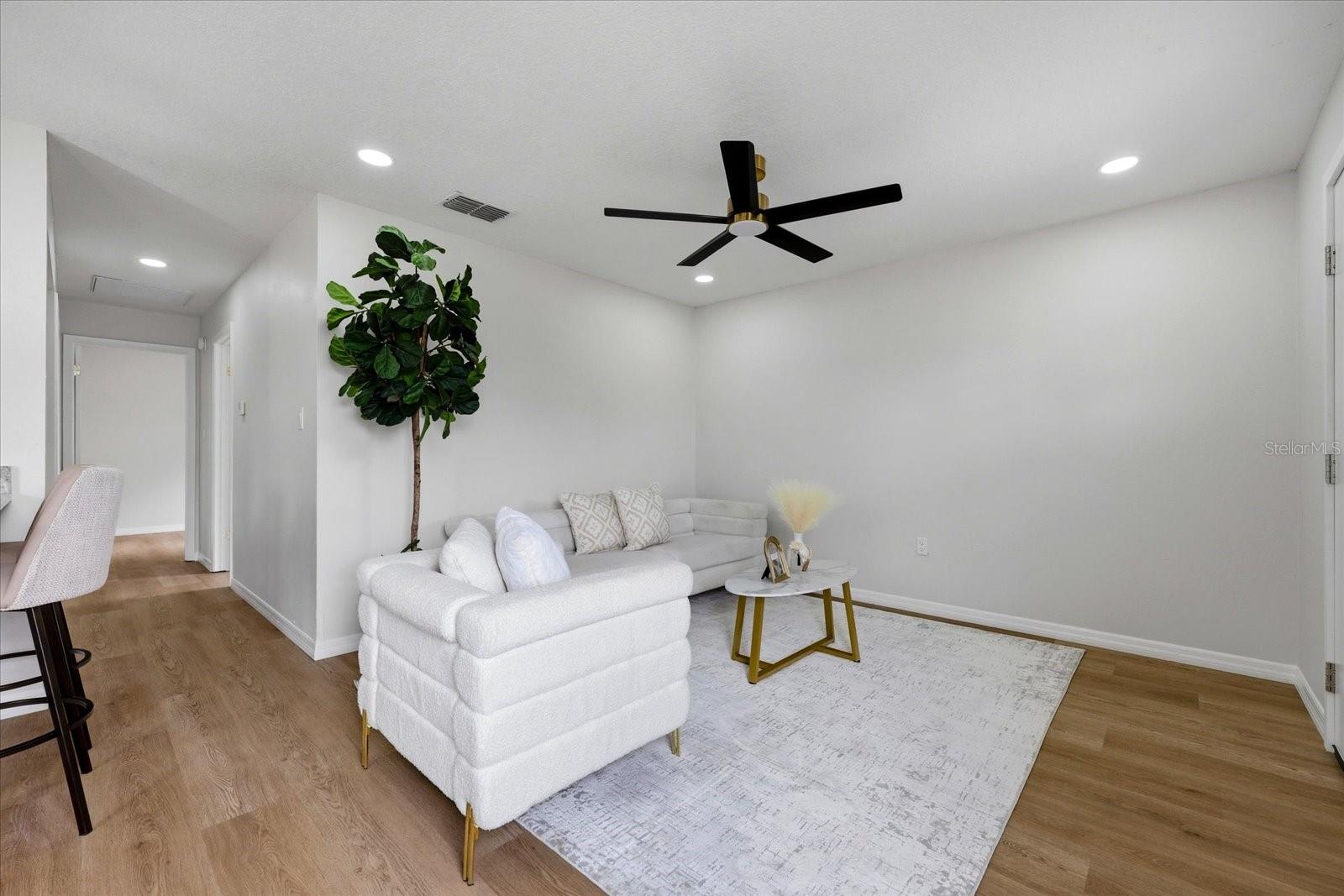 SEMINOLE LAKE ESTATES - Residential
