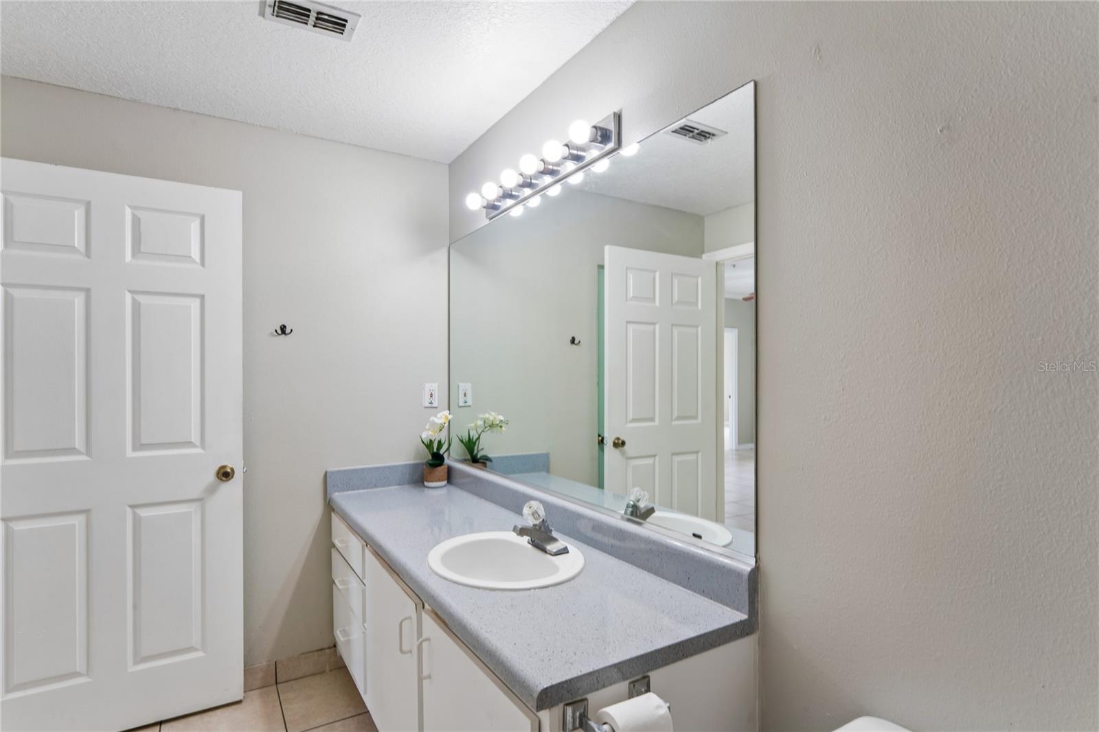 THE PINNACLE AT CARROLLWOOD A - Residential