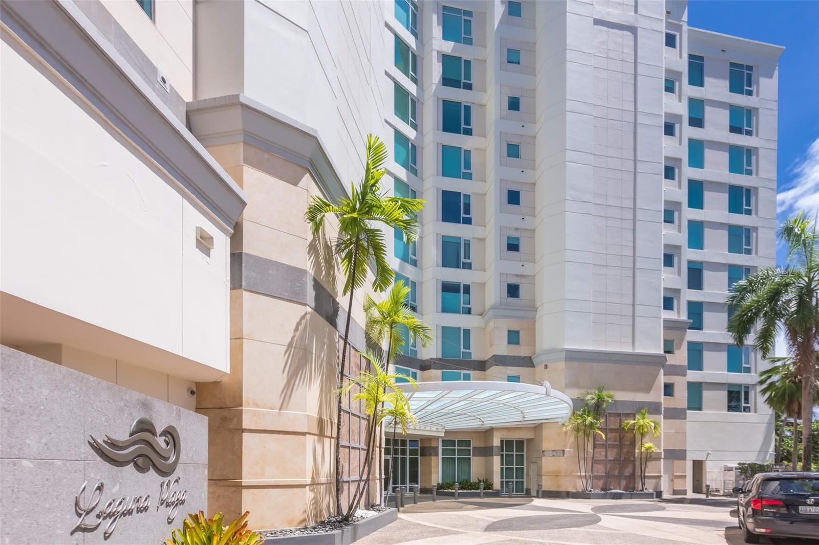 LAGUNA PLAZA - Residential