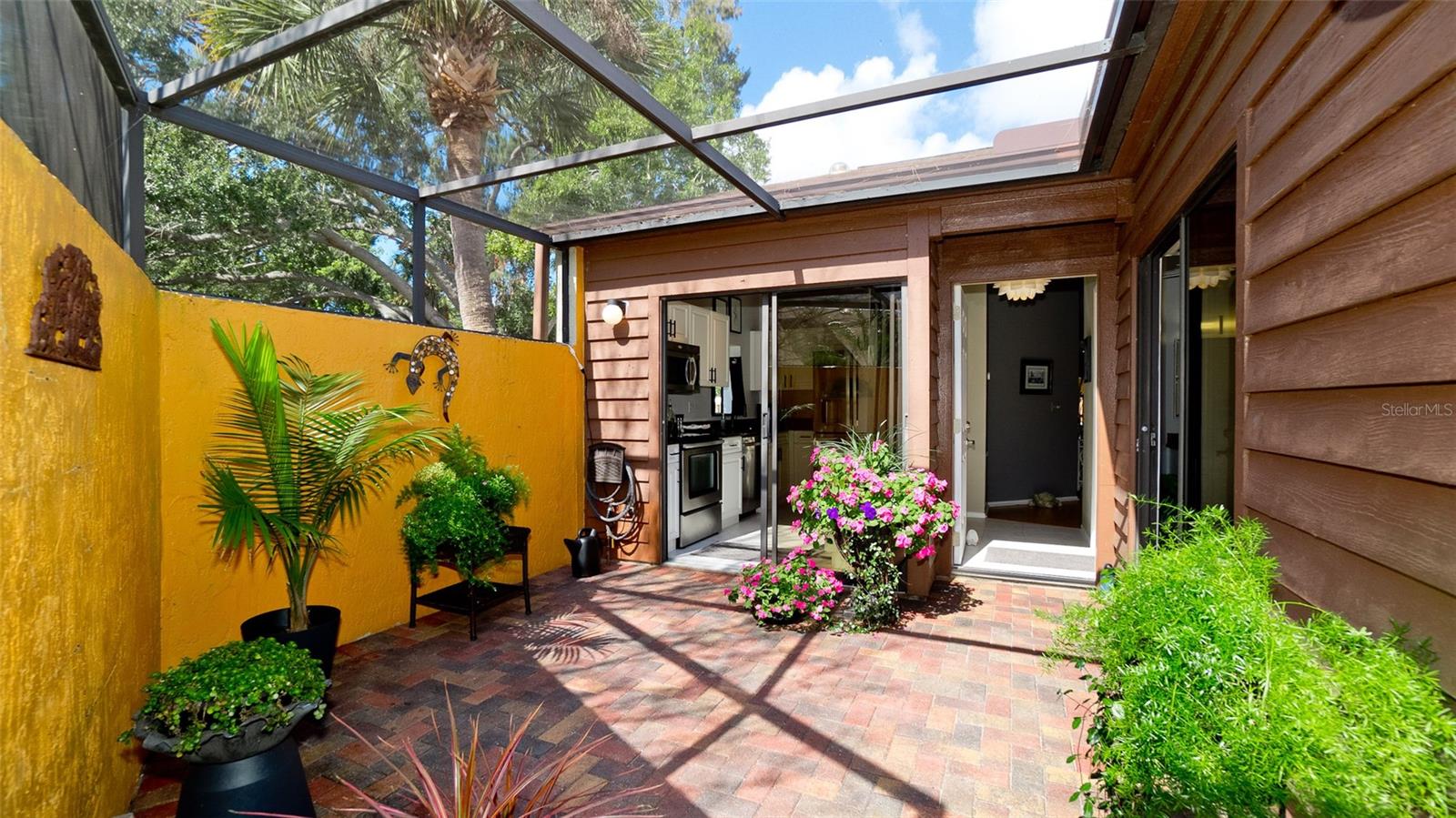 FORTY THREE WEST PALMS - Residential