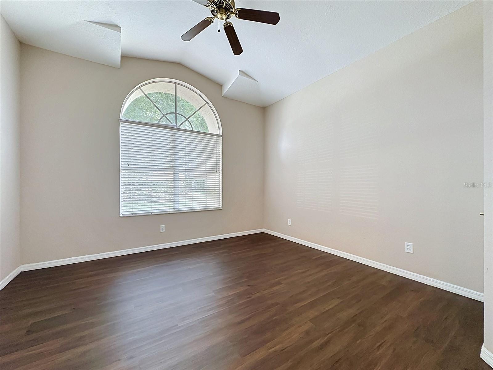 PINEWOOD COUNTRY ESTATES - Residential