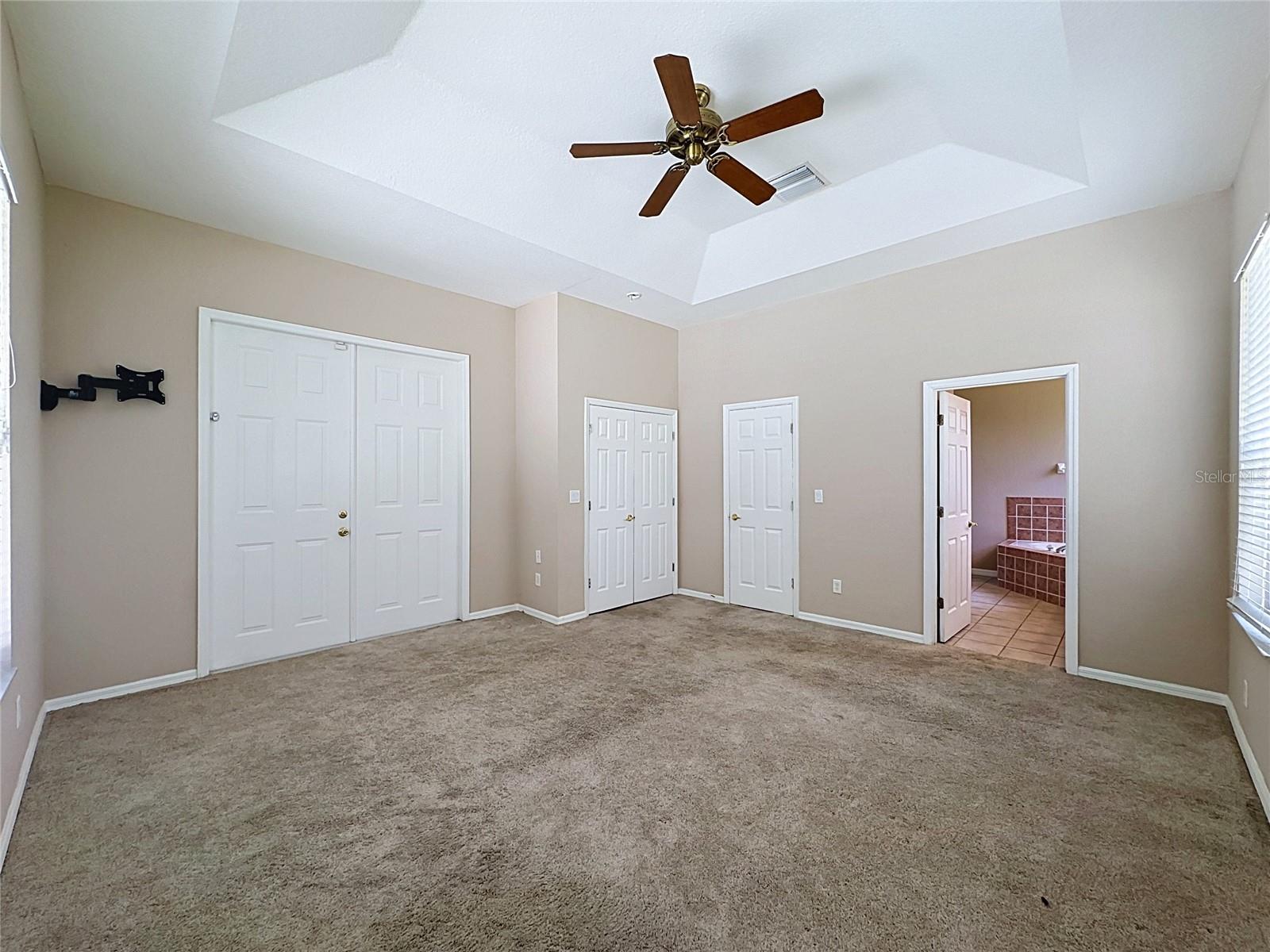 PINEWOOD COUNTRY ESTATES - Residential