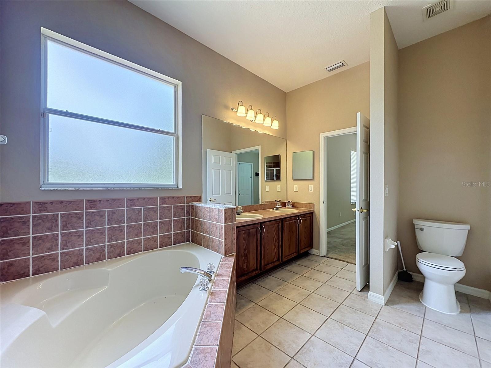 PINEWOOD COUNTRY ESTATES - Residential