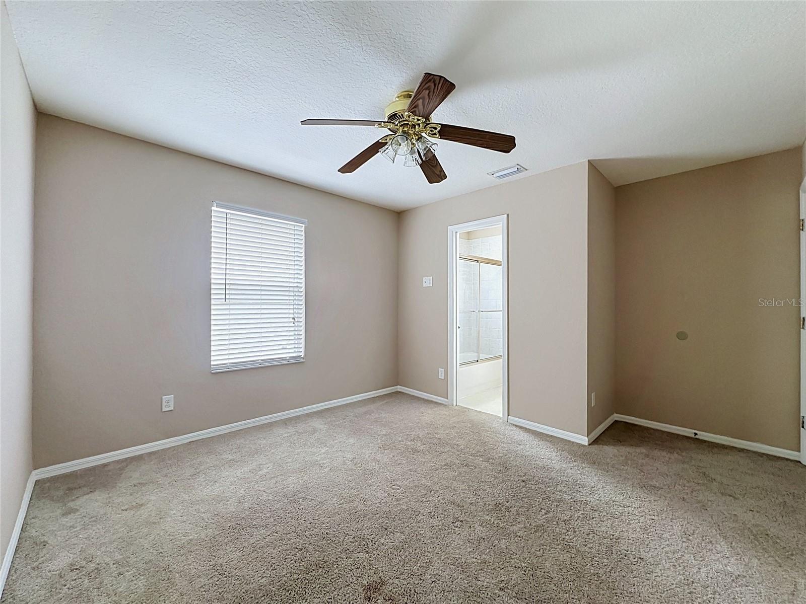 PINEWOOD COUNTRY ESTATES - Residential