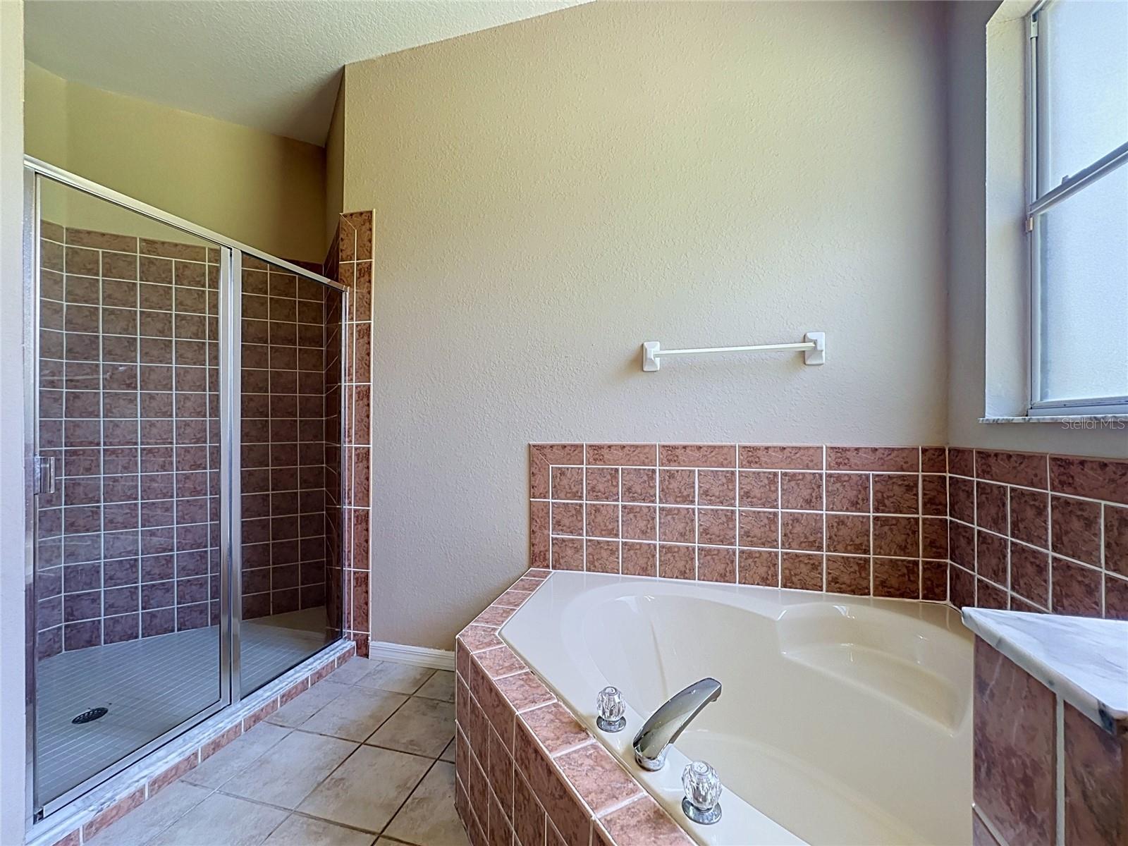 PINEWOOD COUNTRY ESTATES - Residential