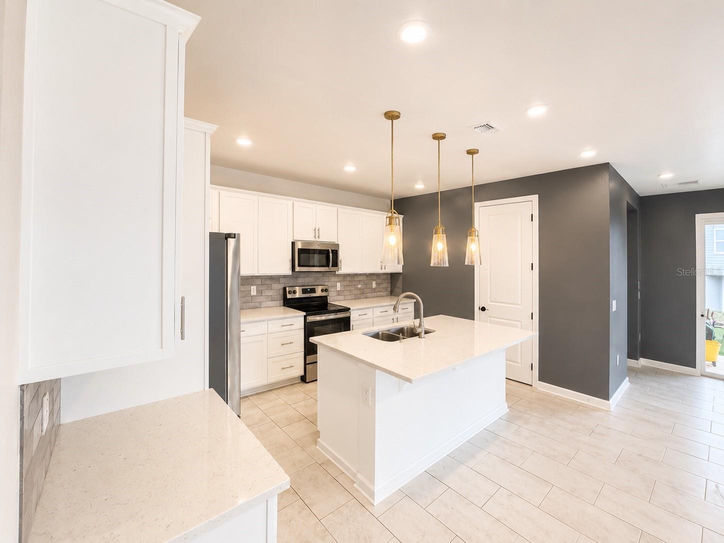 VISTA DEL LAGO PH III - Residential