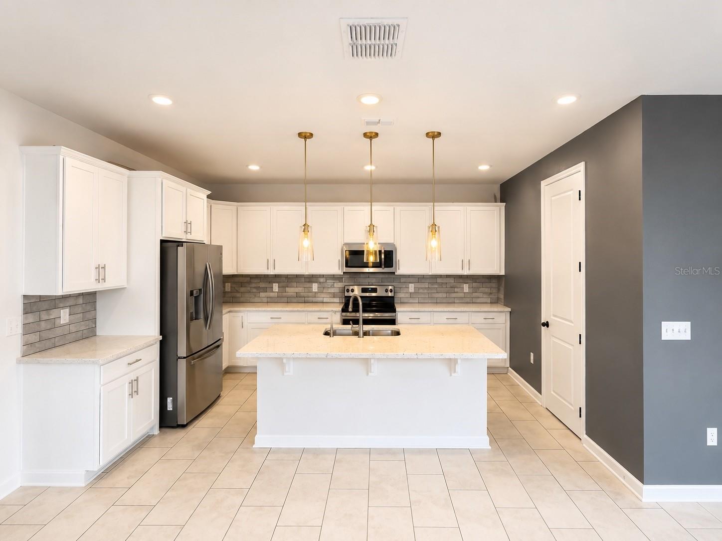 VISTA DEL LAGO PH III - Residential