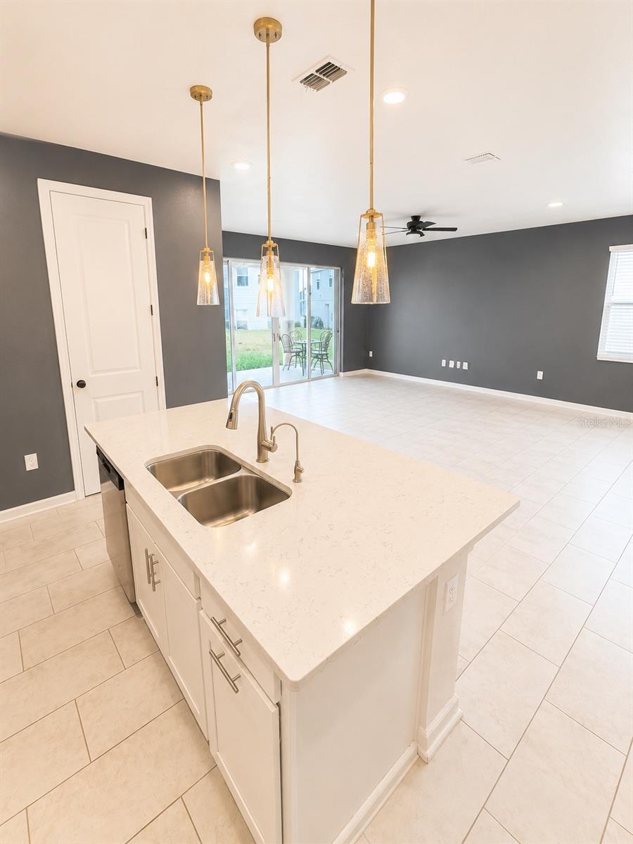 VISTA DEL LAGO PH III - Residential