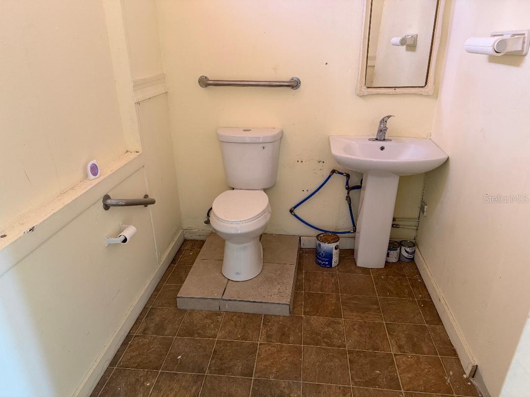 TOWN OF AVON PARK SEC 21 - Commercial Sale