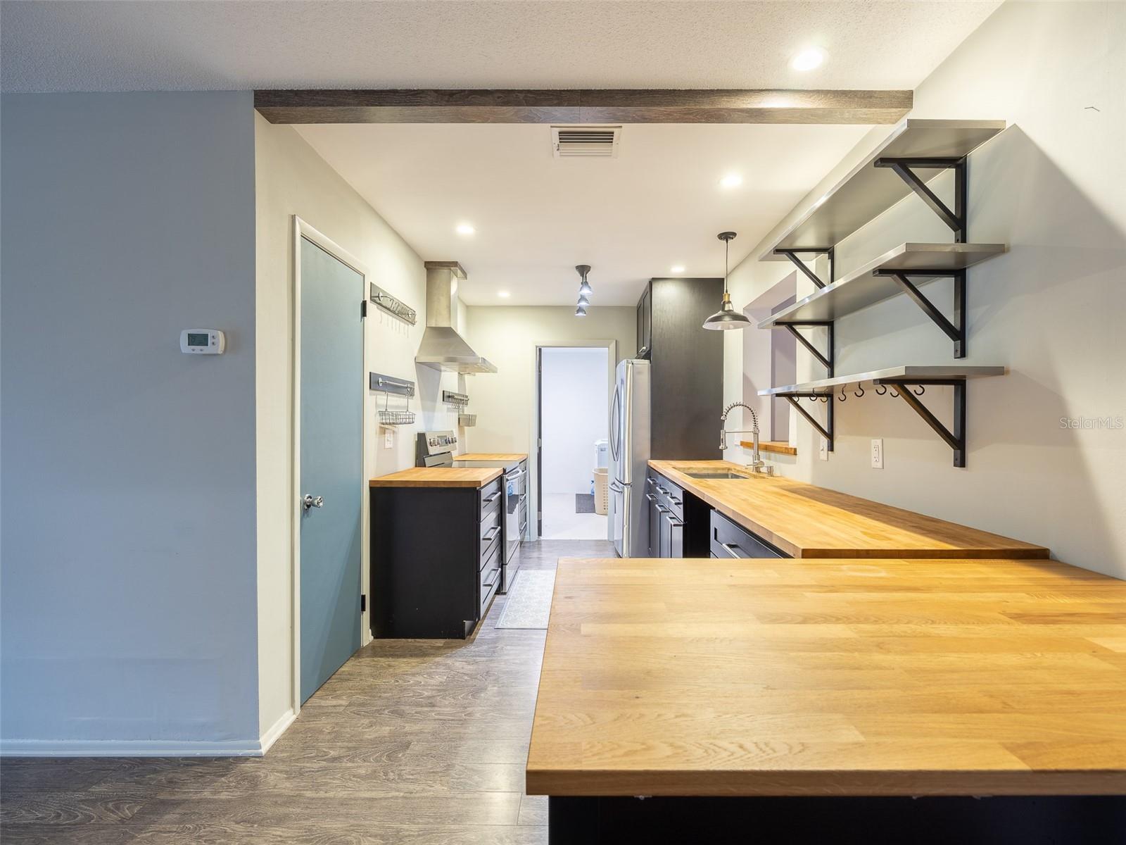 SOUTH VENICE - Residential