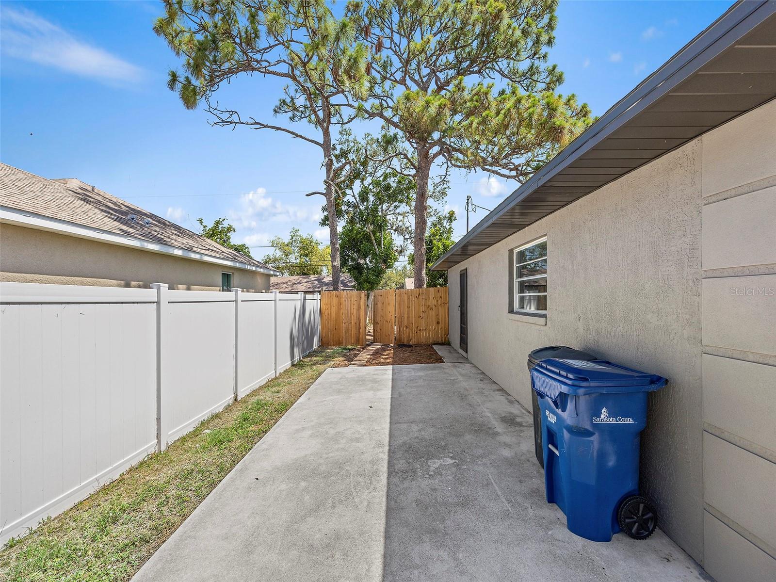 SOUTH VENICE - Residential