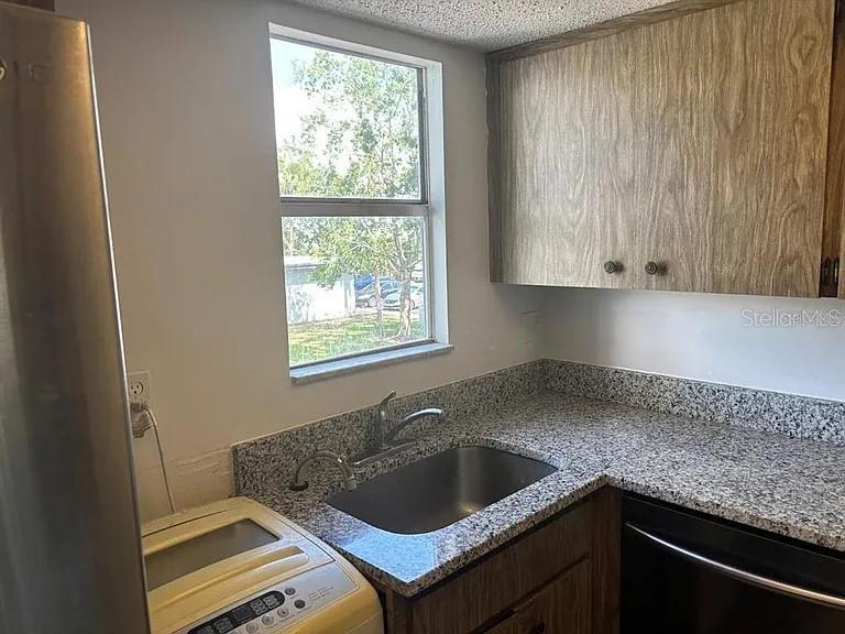 SANDALWOOD THE CONDO - Residential