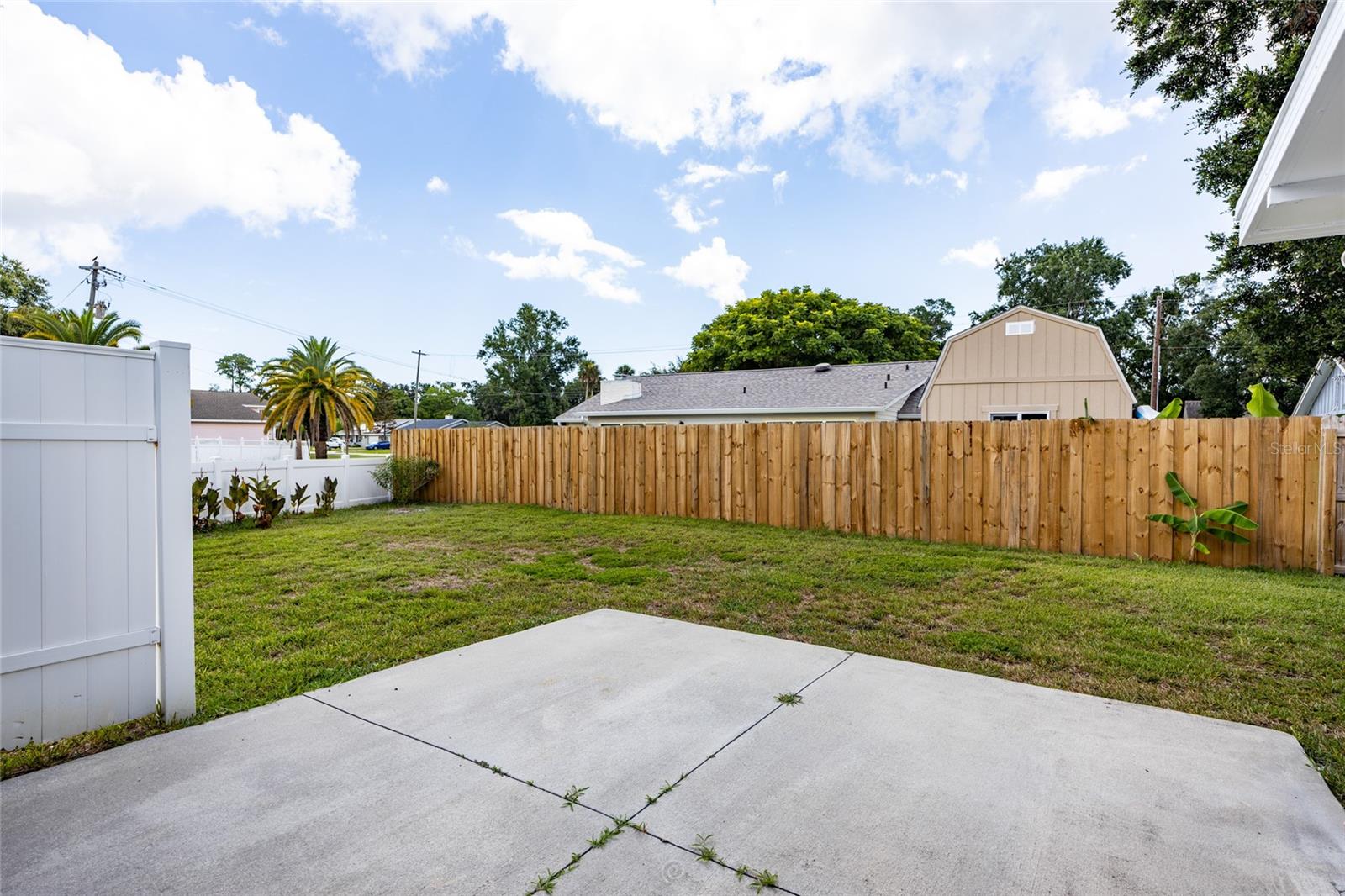 DEEP FOREST - Residential Lease