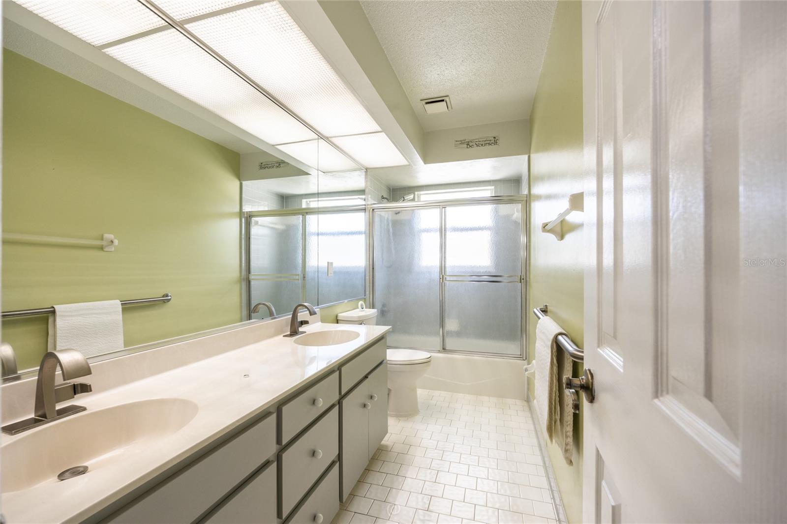 DEEP FOREST - Residential Lease