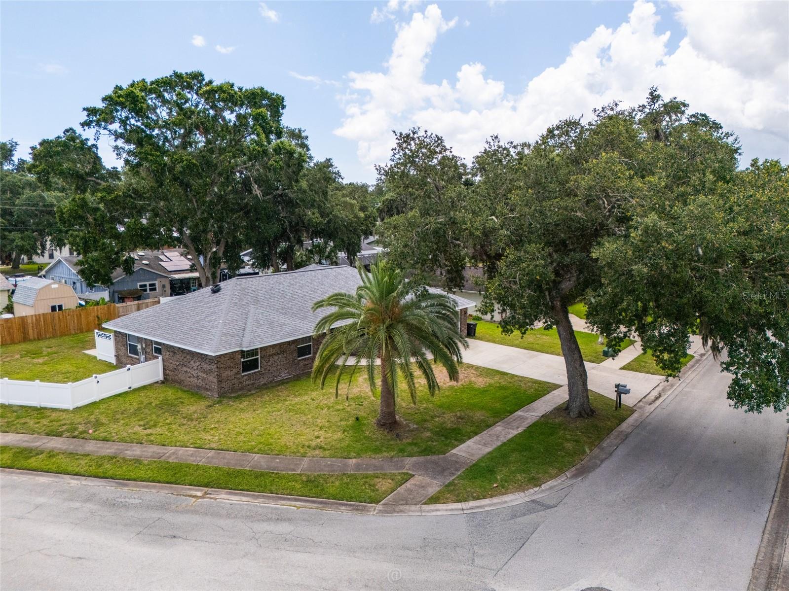DEEP FOREST - Residential Lease