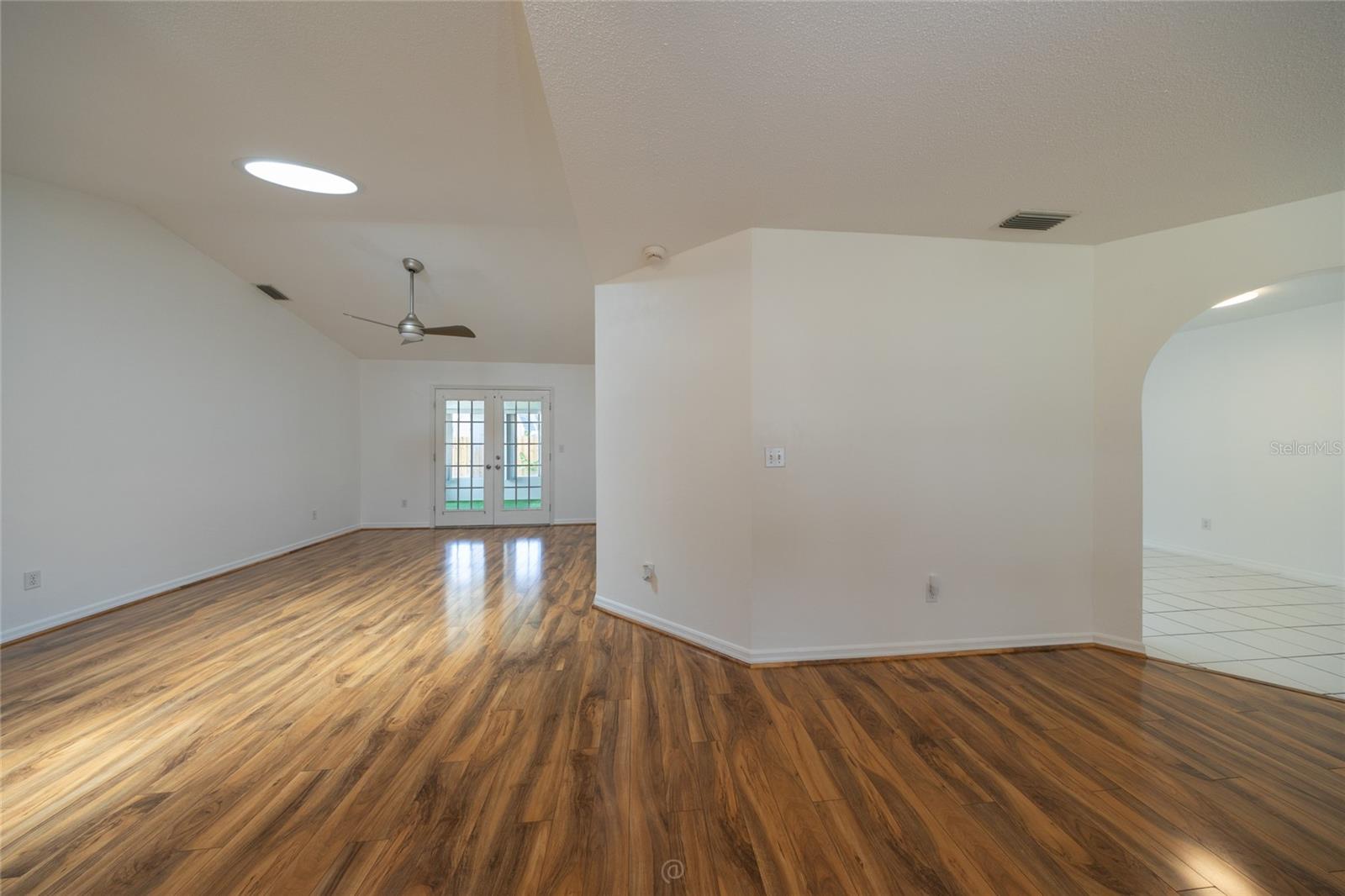 DEEP FOREST - Residential Lease