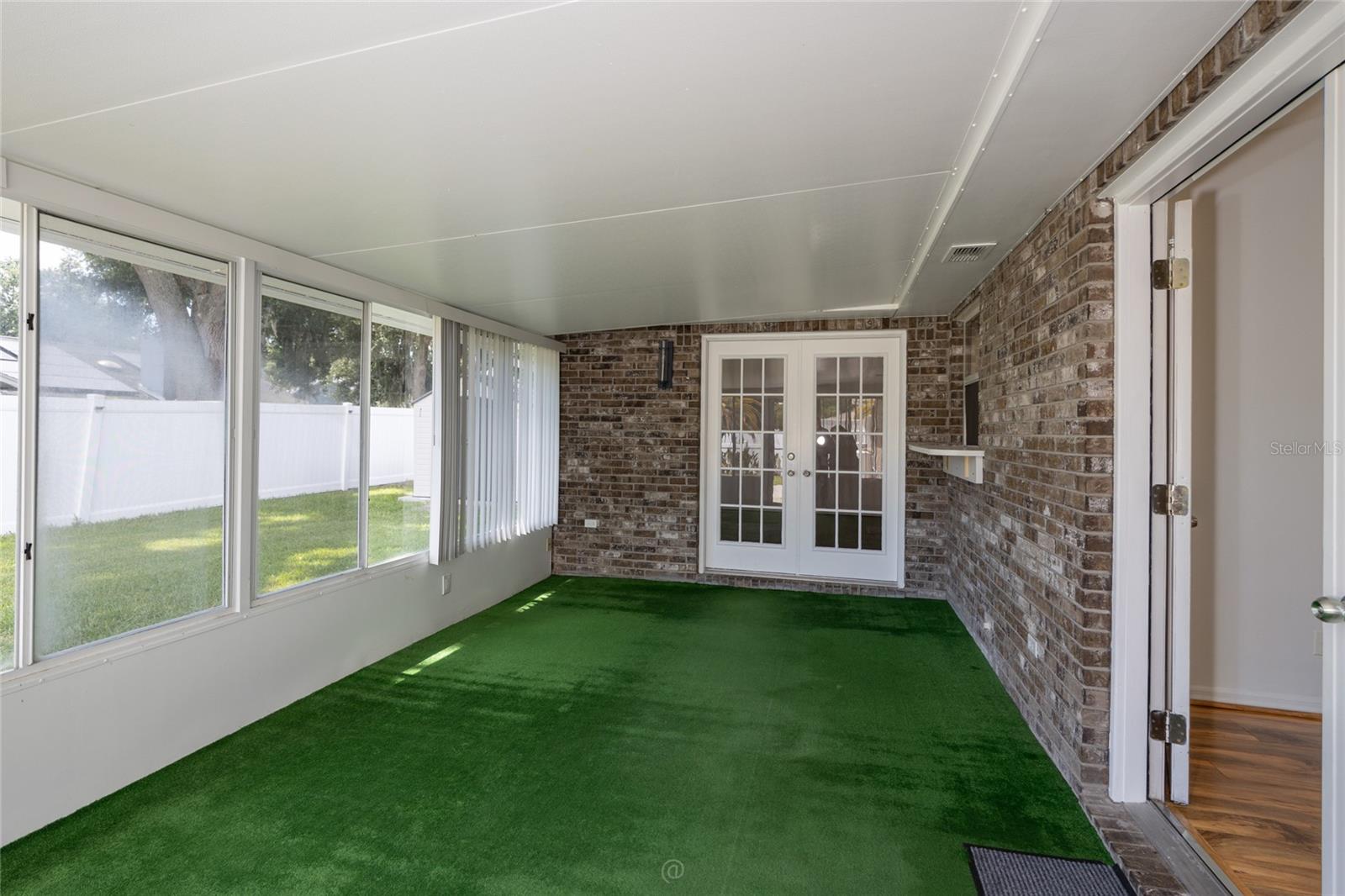 DEEP FOREST - Residential Lease