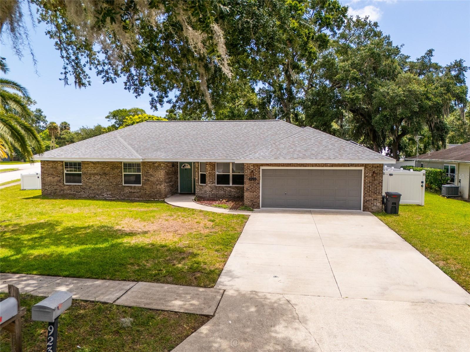 DEEP FOREST - Residential Lease