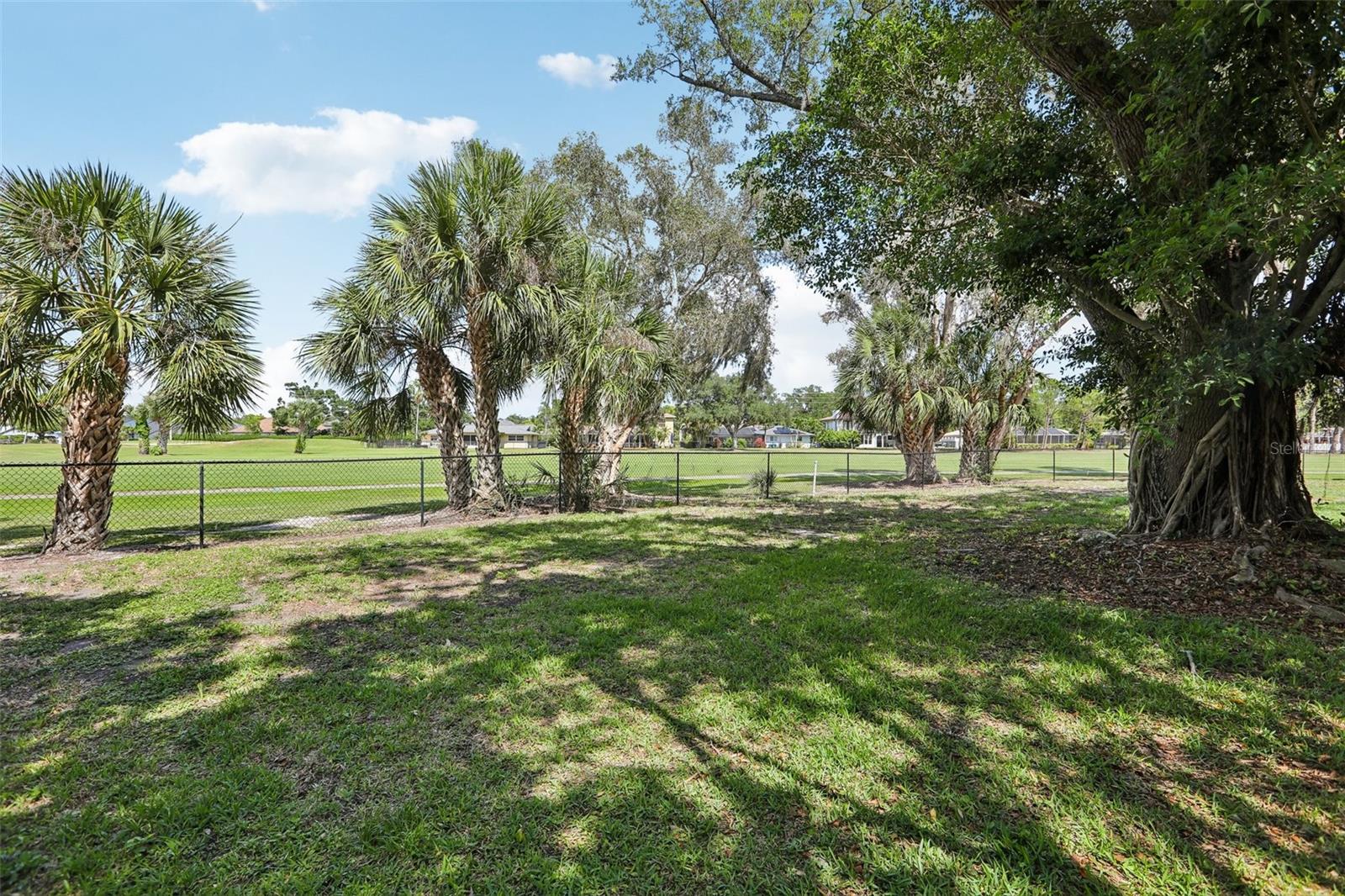 SEMINOLE LAKE GOLF & - Residential