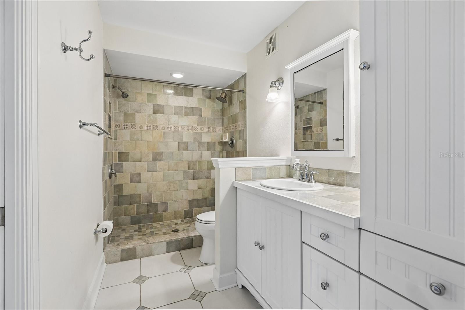 SEMINOLE LAKE GOLF & - Residential